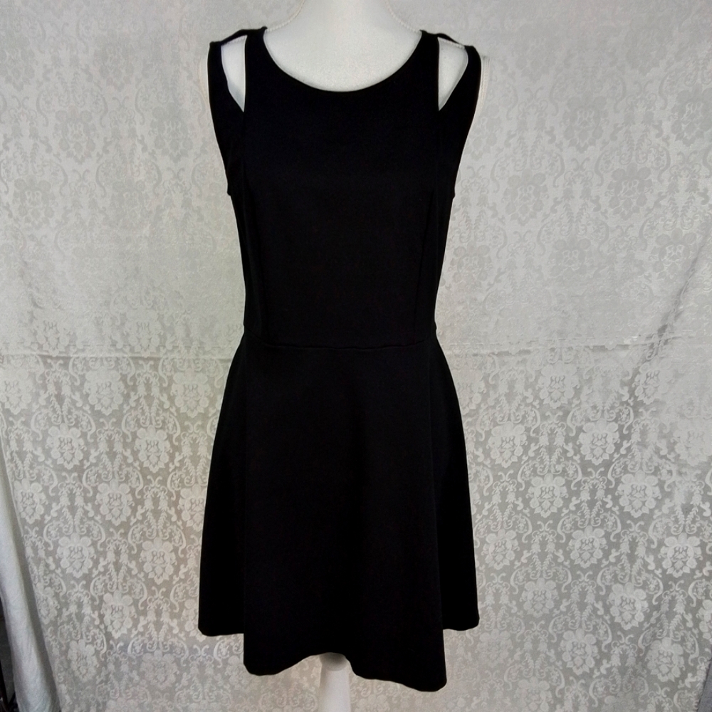 bar lll black sleeveless fit and flare dress with neck cutouts Large
